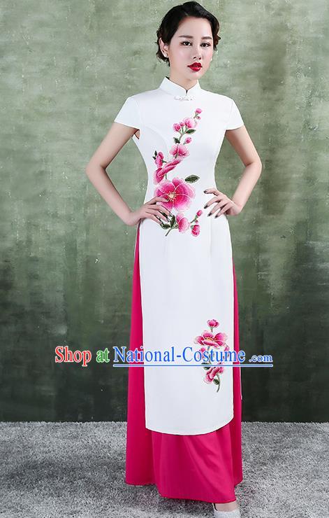 China Classical Dance Embroidery White Satin Qipao Dress Catwalks Show Aodai Cheongsam Stage Performance Clothing