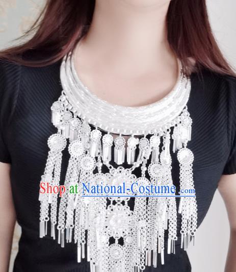 China Traditional Guizhou Ethnic Necklet Jewelry Miao Nationality Silver Necklace Accessories