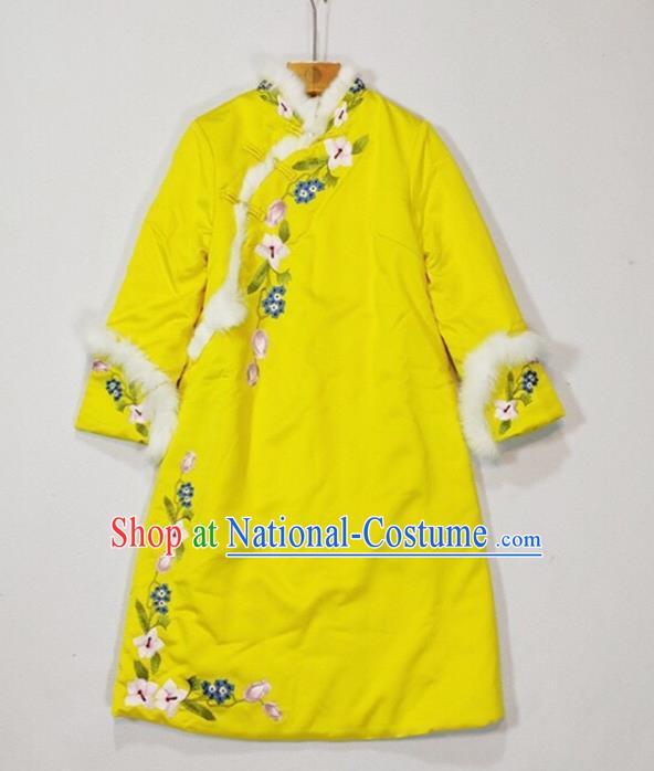 China Woman Outer Garment Traditional Embroidered Yellow Silk Cotton Wadded Jacket Winter Tang Suit Coat