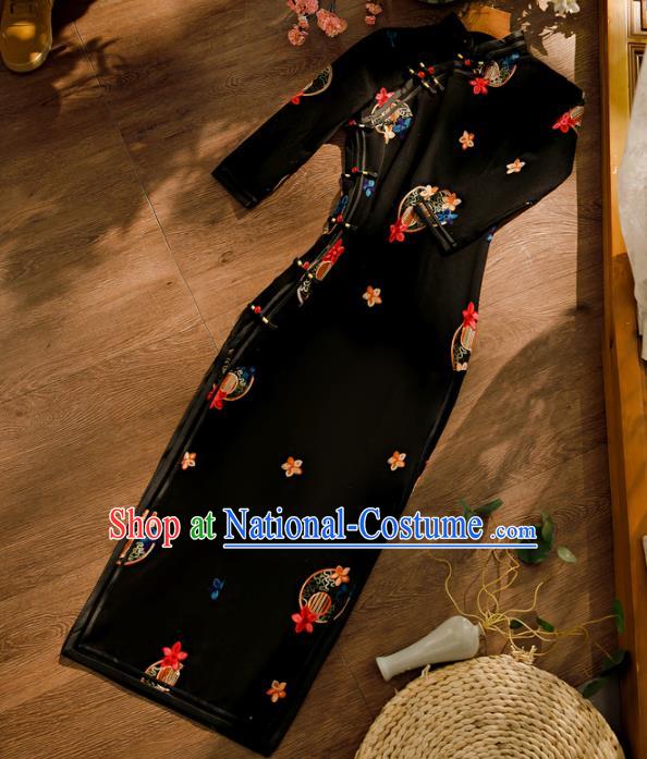 Chinese Traditional Black Cheongsam Clothing Classical Embroidered Qipao Dress