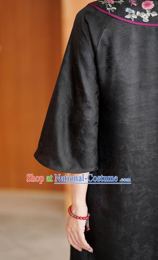 China National Young Beauty Qipao Dress Classical Embroidered Black Silk Cheongsam Costume