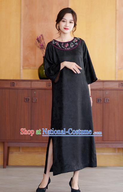 China National Young Beauty Qipao Dress Classical Embroidered Black Silk Cheongsam Costume