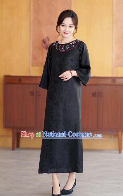 China National Young Beauty Qipao Dress Classical Embroidered Black Silk Cheongsam Costume