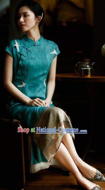 China Classical Young Woman Cheongsam Costume Traditional Printing Green Silk Qipao Dress