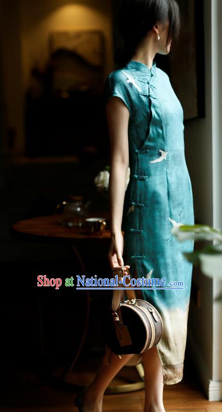 China Classical Young Woman Cheongsam Costume Traditional Printing Green Silk Qipao Dress