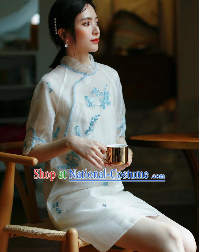 China Modern Cheongsam Costume Traditional Embroidered White Organdy Short Qipao Dress