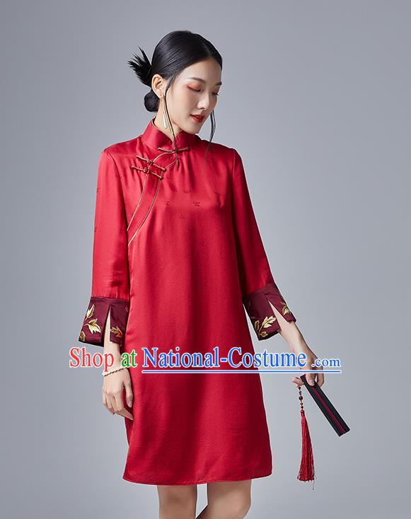 China Classical Embroidered Red Short Cheongsam Costume Traditional Young Lady Silk Qipao Dress