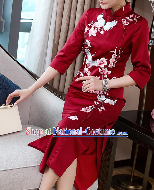 China Traditional Young Woman Costume Classical Embroidered Wine Red Satin Cheongsam Tang Suit Qipao Dress