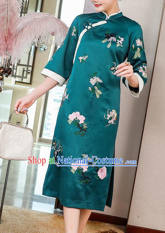 China Traditional Tang Suit Qipao Dress Classical Embroidered Green Silk Cheongsam