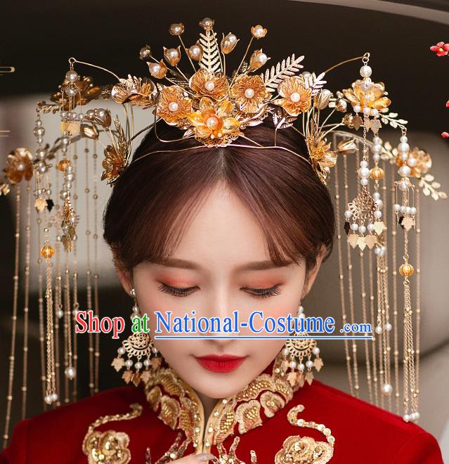 Chinese Bride Hair Clasp Traditional Wedding Hair Accessories Classical Xiuhe Suit Golden Flowers Tassel Hair Crown