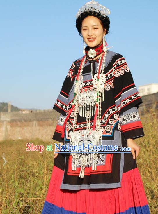 China Yi Nationality Minority Wedding Outfits Clothing Traditional Liangshan Ethnic Bride Costumes and Headwear