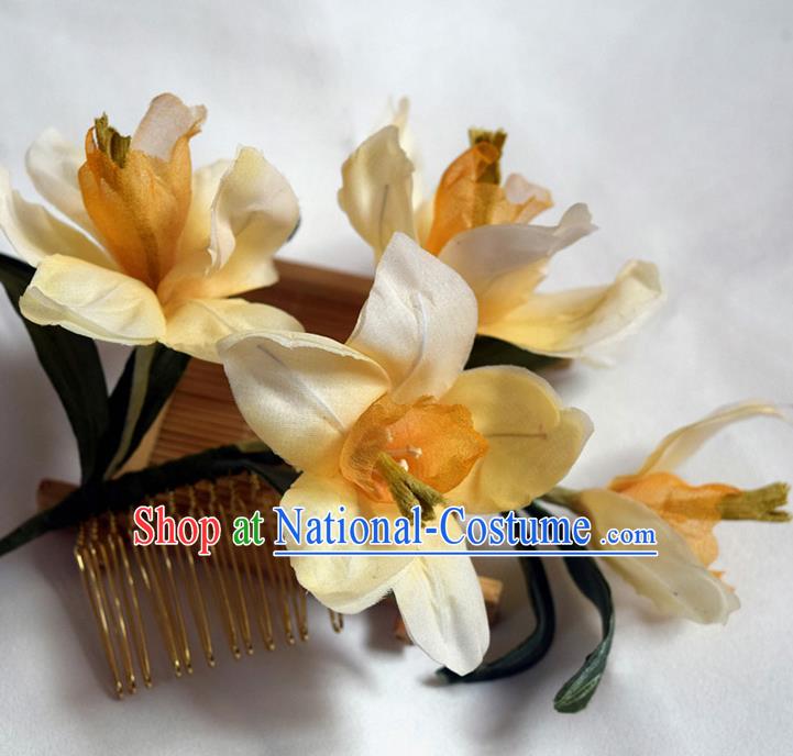 Chinese Handmade Hair Accessories Cheongsam Hairpin Traditional Ming Dynasty Yellow Silk Daffodil Hair Comb