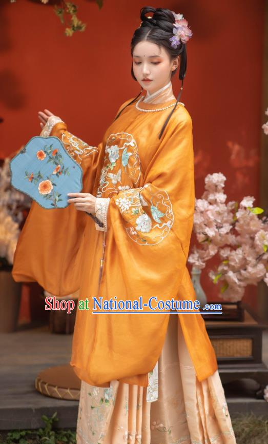 China Traditional Ming Dynasty Embroidered Historical Clothing Ancient Noble Lady Hanfu Dress Apparels