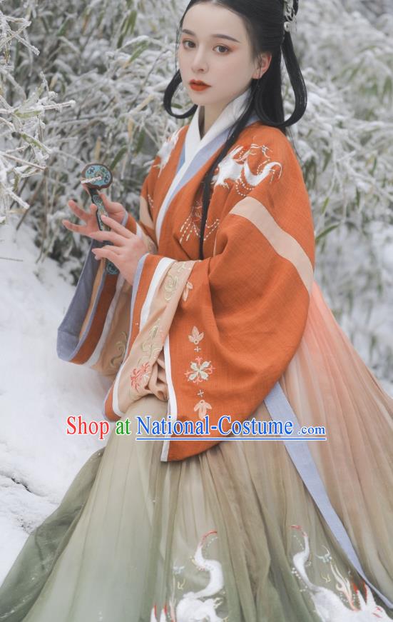 China Traditional Jin Dynasty Court Beauty Historical Clothing Ancient Royal Princess Hanfu Dress Garment for Women