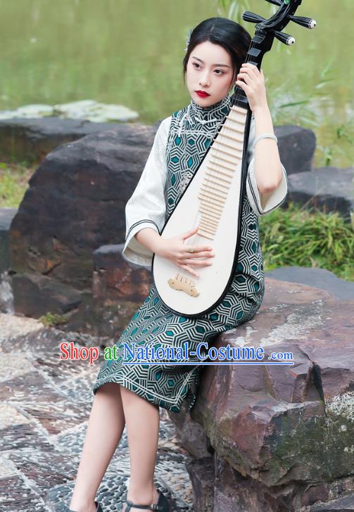 China Traditional Short Cheongsam Classical Wide Sleeve Qipao Dress