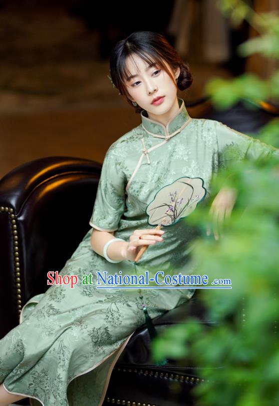 China Classical Green Silk Qipao Dress Traditional Young Beauty Cheongsam