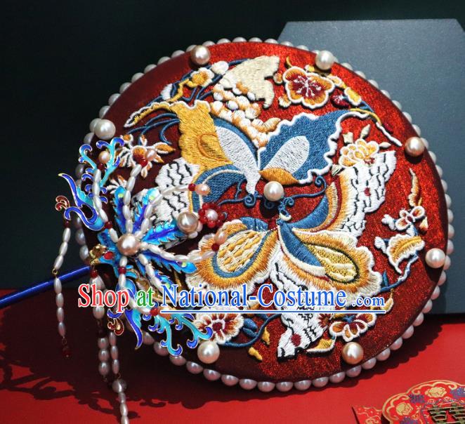 China Classical Embroidered Butterfly Bride Fan Traditional Wedding Red Silk Fan Handmade Pearls Tassel Palace Fan