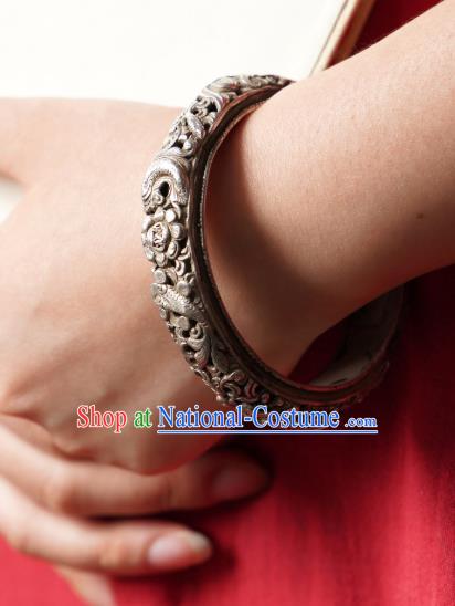 Chinese Traditional Wristlet Accessories National Silver Carving Bat Bracelet