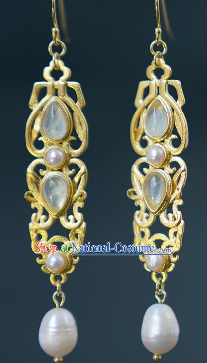 China Traditional Cheongsam Golden Earrings Handmade Pearl Chalcedonye Ear Accessories