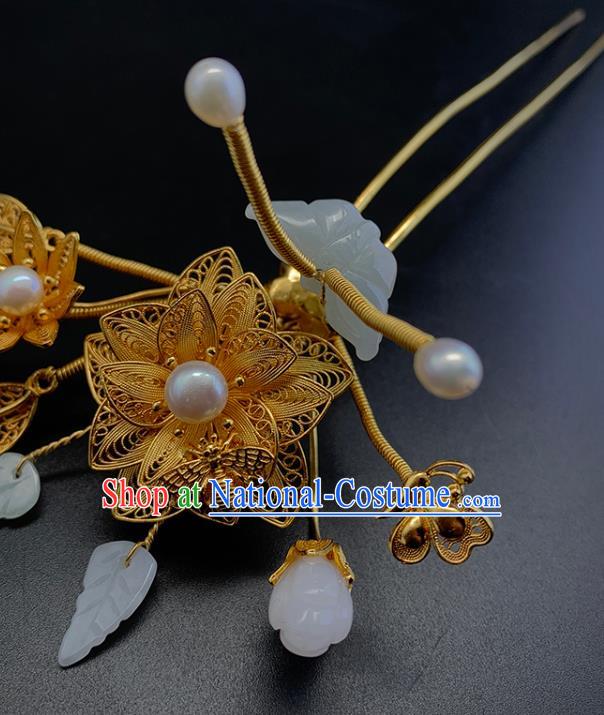 Chinese Ancient Queen Jade Butterfly Hairpin Traditional Ming Dynasty Empress Hair Accessories