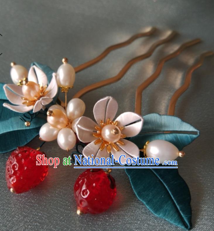 Chinese Traditional Pearls Hairpin Ming Dynasty Hair Accessories Ancient Princess Strawberry Hair Comb