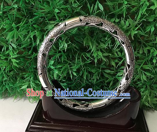 Handmade China National Wedding Bracelet Accessories Ethnic Carving Fish Silver Bangle