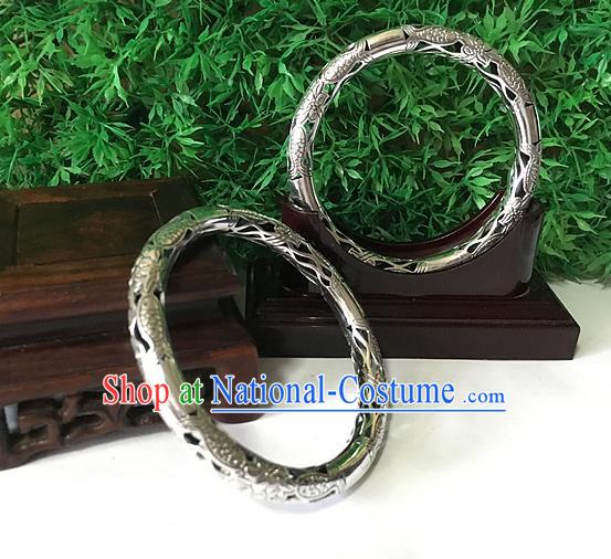 Handmade China National Wedding Bracelet Accessories Ethnic Carving Fish Silver Bangle