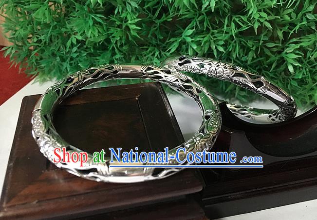 Handmade China National Wedding Bracelet Accessories Ethnic Carving Fish Silver Bangle