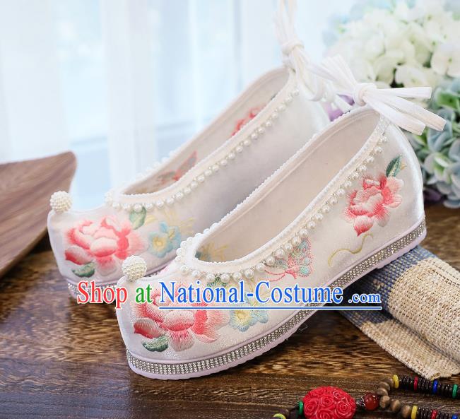 China Traditional Pearls Shoes Handmade White Satin Shoes National Embroidered Peony Hanfu Shoes