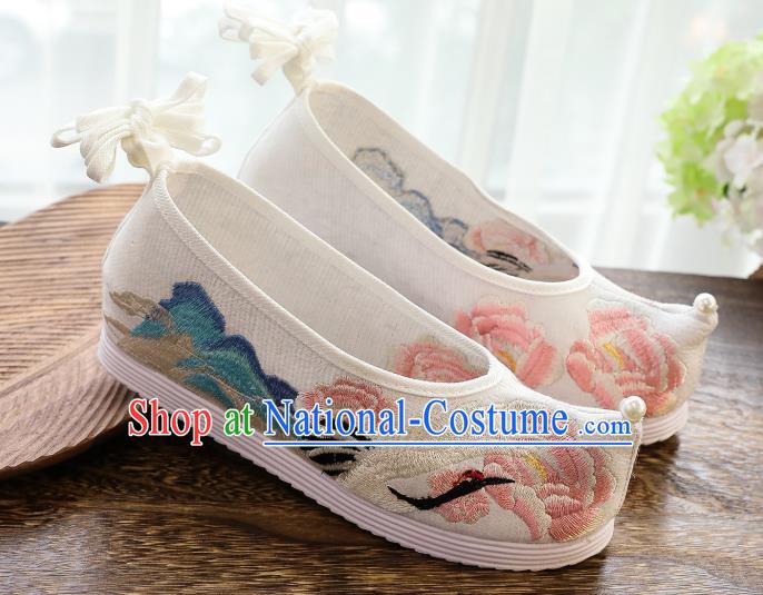 China Handmade Princess Shoes National Embroidered Crane White Shoes Traditional Ming Dynasty Hanfu Shoes