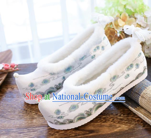 China National Embroidered White Cloth Shoes Traditional Winter Hanfu Shoes Handmade Ancient Princess Shoes