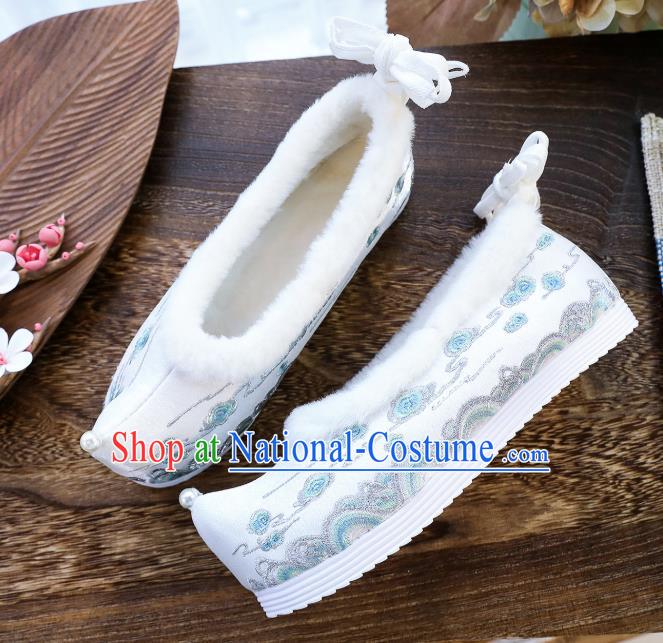 China National Embroidered White Cloth Shoes Traditional Winter Hanfu Shoes Handmade Ancient Princess Shoes