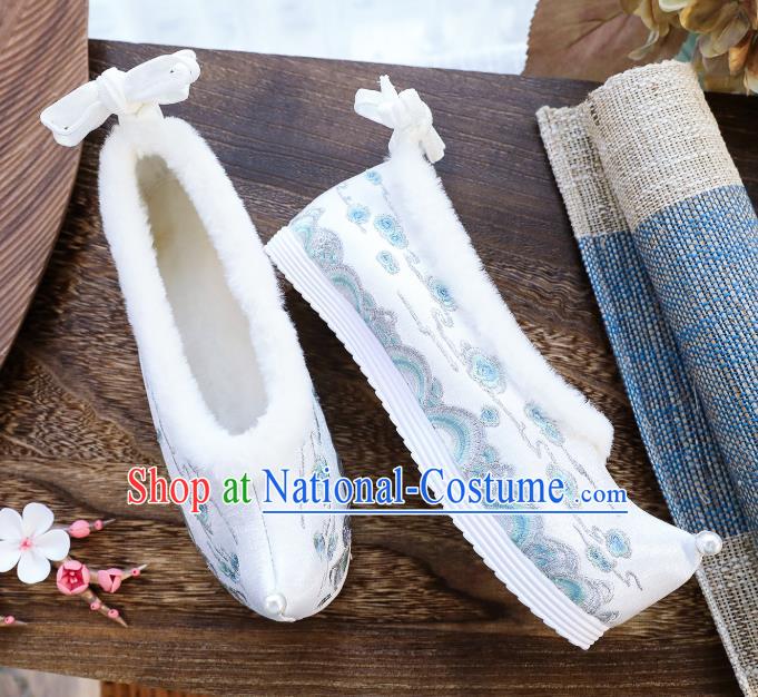 China National Embroidered White Cloth Shoes Traditional Winter Hanfu Shoes Handmade Ancient Princess Shoes