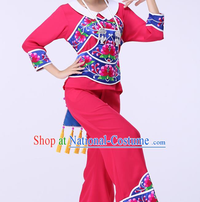 Chinese Liangshan Ethnic Stage Performance Rosy Outfits Traditional Yi Nationality Folk Dance Costumes