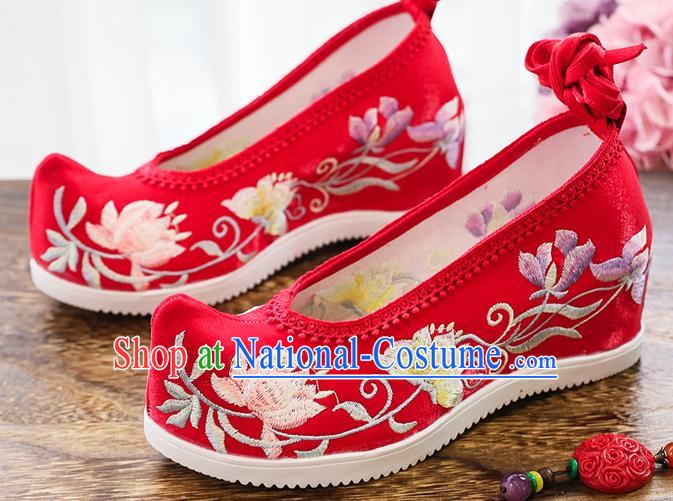 China National Woman Cloth Shoes Traditional Embroidered Red Wedges Shoes