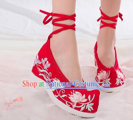 China National Woman Cloth Shoes Traditional Embroidered Red Wedges Shoes