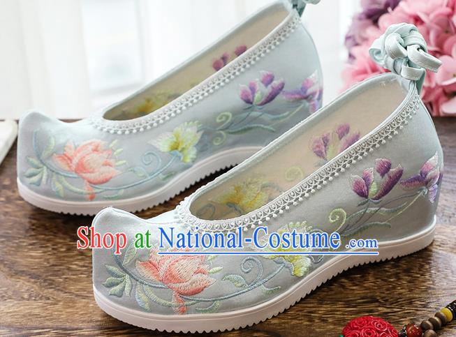 China National Woman Light Blue Cloth Shoes Traditional Embroidered Wedges Shoes Handmade Shoes