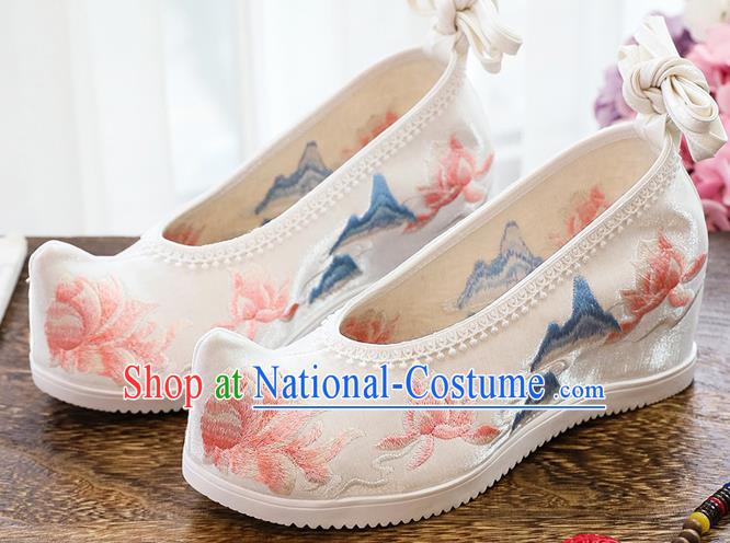 China National Woman Shoes Traditional Embroidered Flowers Wedges Shoes Handmade White Cloth Shoes