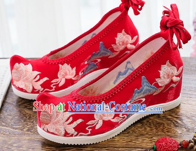 China Traditional Embroidered Flowers Wedges Shoes Handmade Red Cloth Shoes National Woman Wedding Shoes