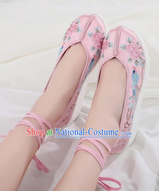 China Handmade Platform Shoes Embroidered Peach Blossom Shoes Traditional Hanfu Pink Satin Shoes