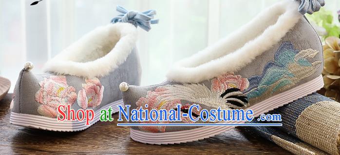 China Handmade Winter Grey Cloth Shoes National Woman Hanfu Shoes Traditional Embroidered Cloud Crane Shoes