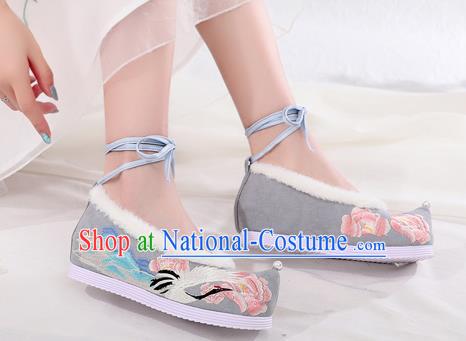 China Handmade Winter Grey Cloth Shoes National Woman Hanfu Shoes Traditional Embroidered Cloud Crane Shoes