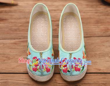 Chinese Yunnan Ethnic Blue Cloth Wedge Heel Shoes National Embroidered Shoes