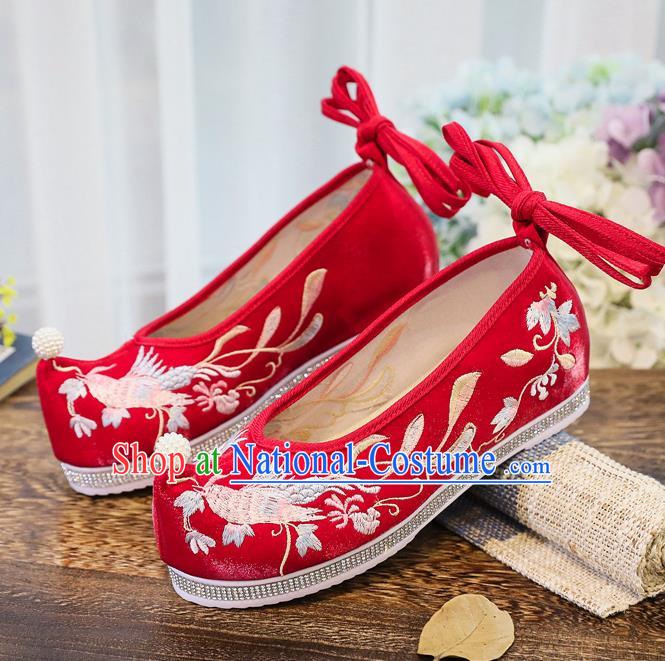 China Handmade Princess Pearls Shoes Traditional Wedding Hanfu Shoes Embroidered Red Cloth Shoes