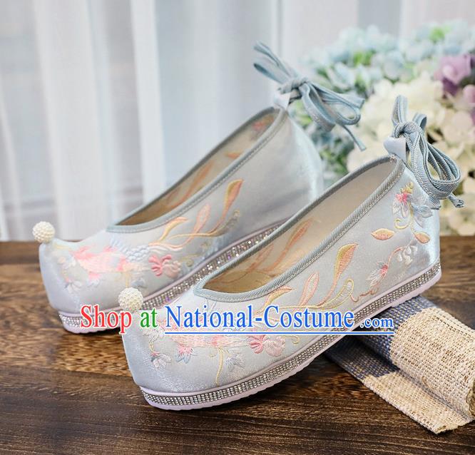 China Traditional Ming Dynasty Hanfu Shoes Embroidered Light Blue Cloth Shoes Handmade Princess Pearls Shoes