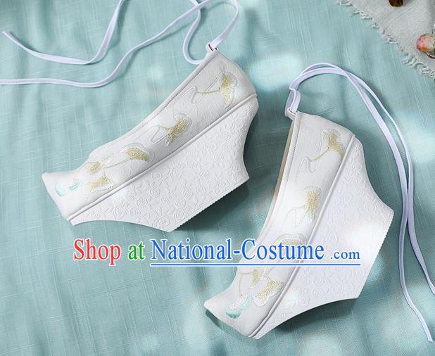 China Handmade Cloth Shoes Traditional Qing Dynasty Imperial Concubine Saucers Shoes Embroidered Ginkgo Leaf Shoes