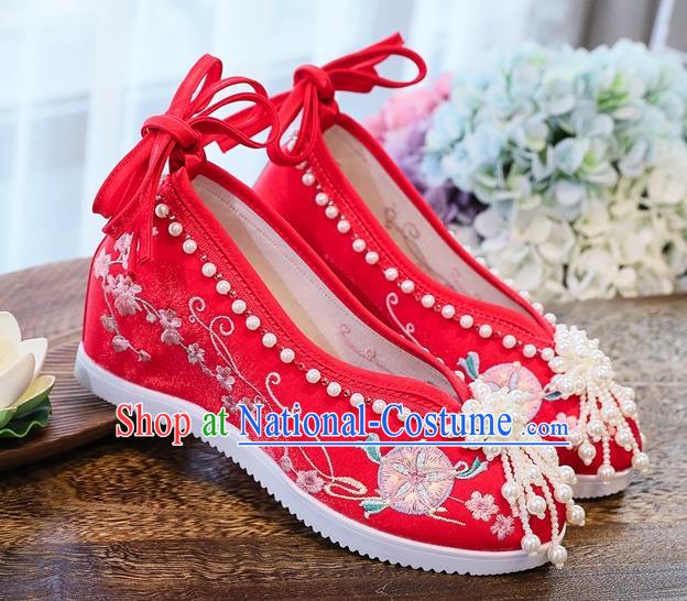 China Traditional Pearls Tassel Shoes National Embroidered Shoes Handmade Red Cloth Wedges Shoes