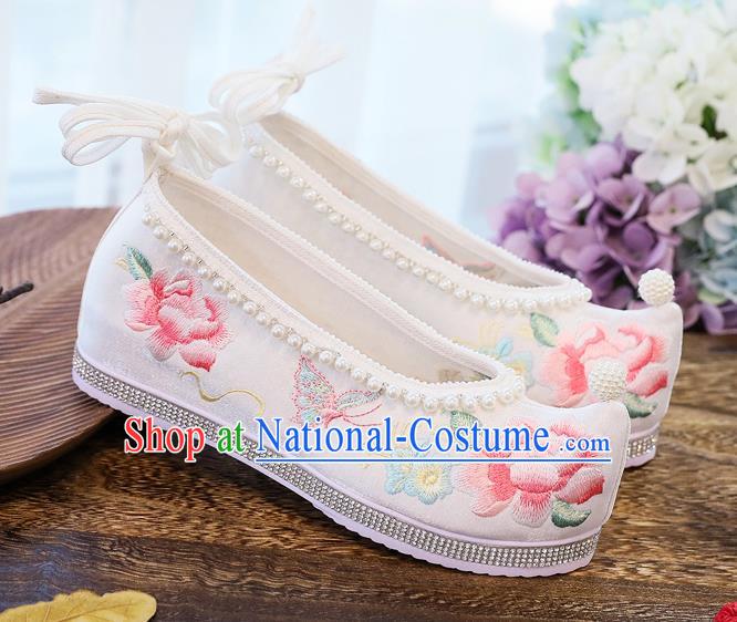 China National Embroidered Peony Shoes Handmade White Cloth Shoes Traditional Pearls Shoes