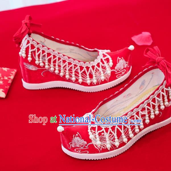 China National Embroidered Phoenix Peony Shoes Handmade Red Satin Wedges Shoes Traditional Wedding Pearls Tassel Shoes