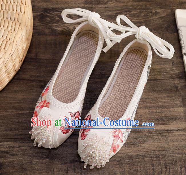 China Traditional Embroidered Lotus Fish Shoes Handmade Folk Dance Shoes National White Cloth Pearls Tassel Shoes